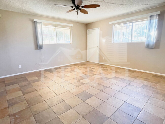 Building Photo - 410 E Desert Dr