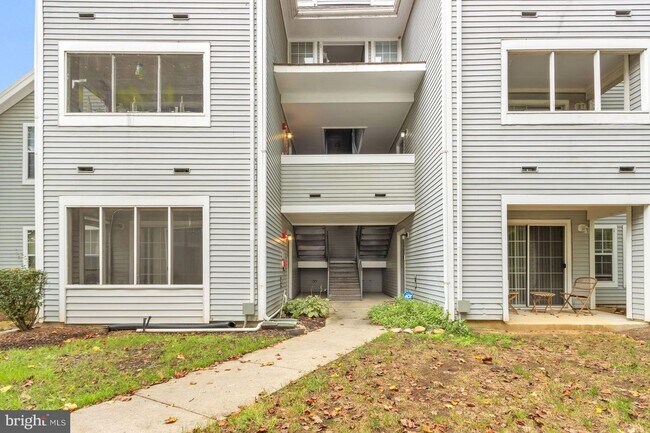 Foto del edificio - 13560 Lord Sterling Pl