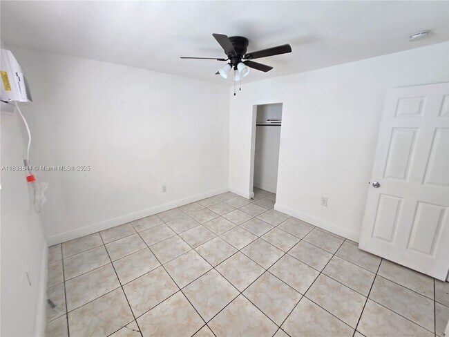Foto del edificio - 535 NW 7th St