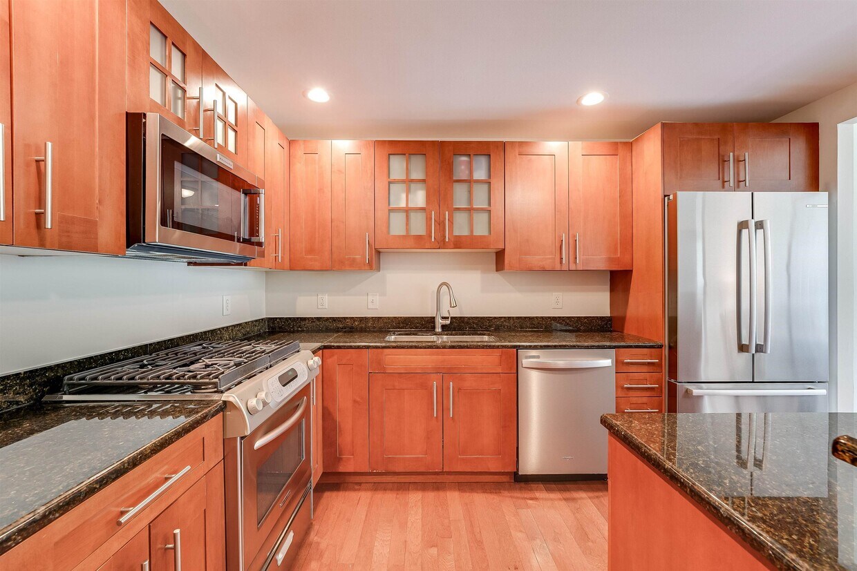 Foto principal - 1025 Maxwell Ln