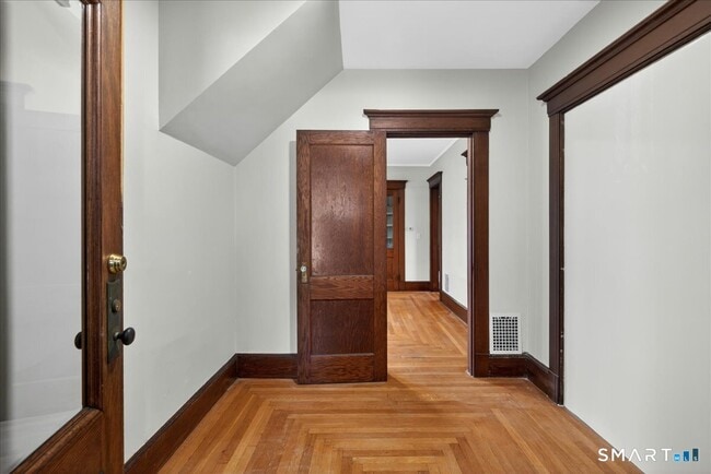 Building Photo - 114 Canner St