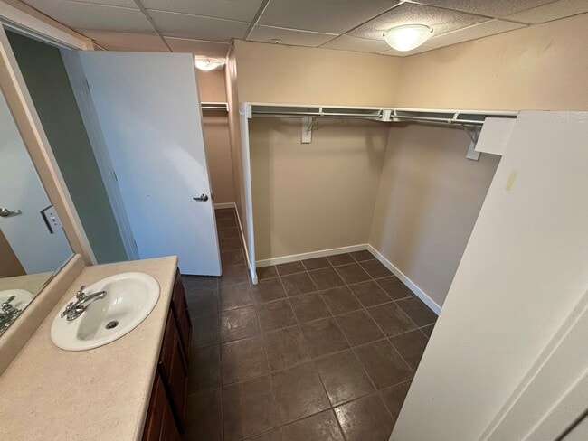 Building Photo - 1475 Delgany St