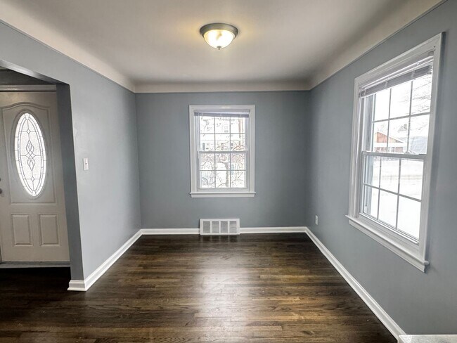 Foto del edificio - Updated Berkley Bungalow!