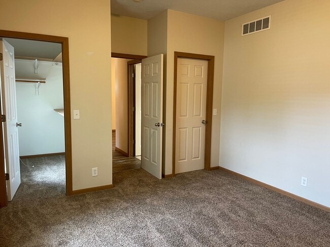 Foto del edificio - Spacious, updated, 5 bedroom, 3 bath house in south Lincoln.