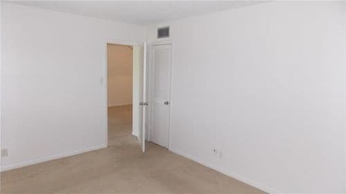 Building Photo - 7300 NW 5th Pl