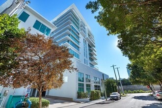 Building Photo - 1600 SW 1st Ave