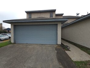 Building Photo - 7126 Deer Creek Ct