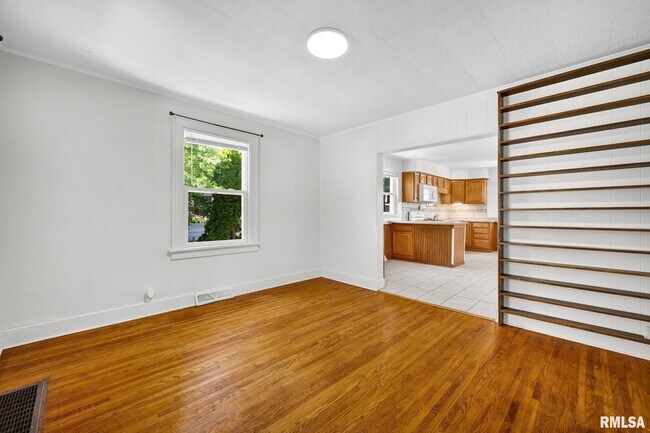 Foto del edificio - 1413 W Gilbert Ave