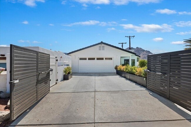 Building Photo - 54990 Avenida Madero