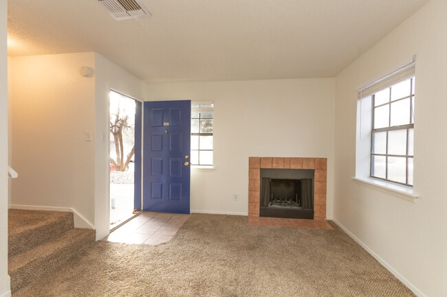 Building Photo - La Mesa Pearl