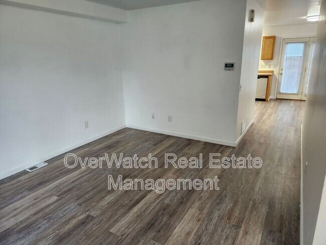 Foto del edificio - 9940 Grange Dr