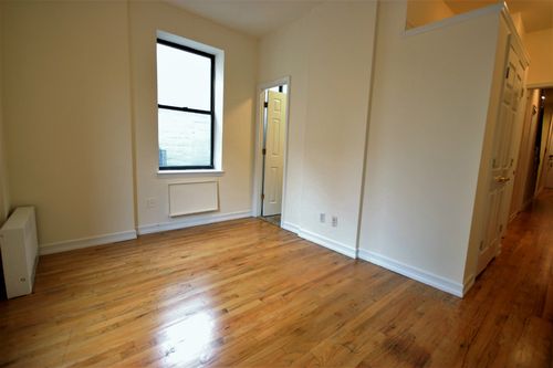 Building Photo - 214 W 104th St