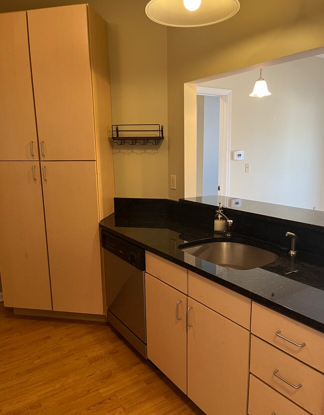 427 Fountain Vw Unit 417, WV 26505 Condo for Rent in