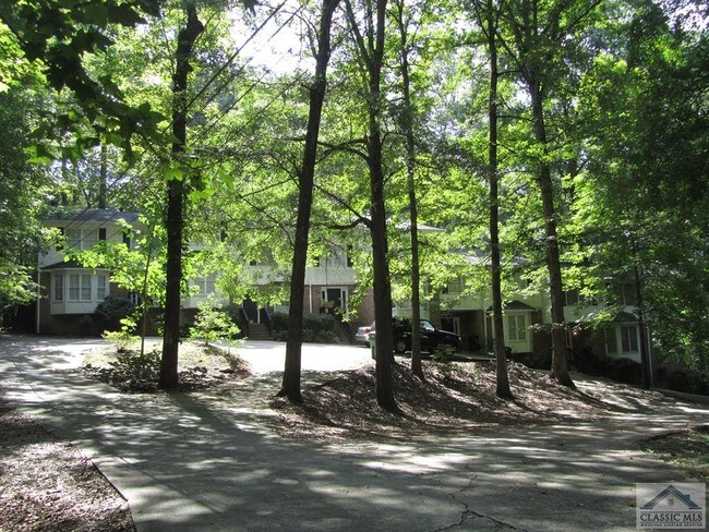 Building Photo - 103 Highland Park Dr