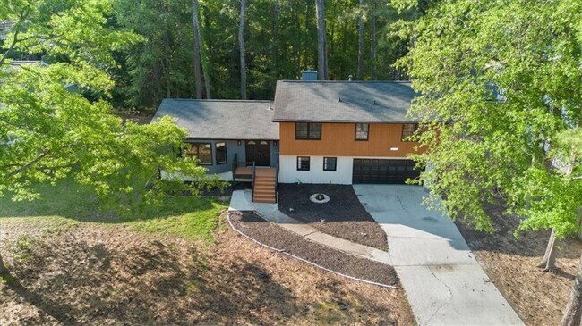 Foto del edificio - 1129 Pinehurst Rd