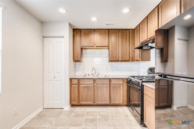 Foto del edificio - 1628 Arbor Knot Dr