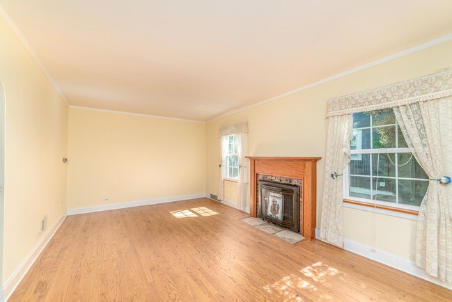 Building Photo - 403 N Wille St