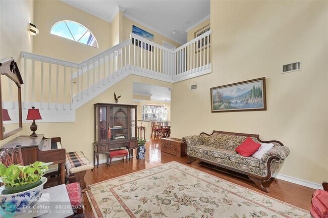 Building Photo - 11325 Lakeview Dr
