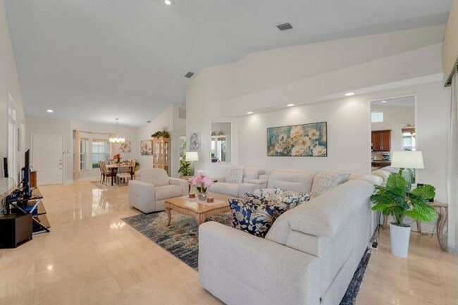 Foto del edificio - 7136 Ashford Ln