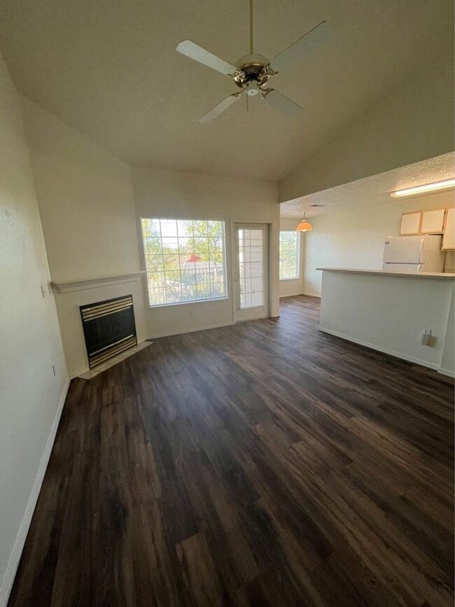 Building Photo - 2304 Sunnybrook Dr