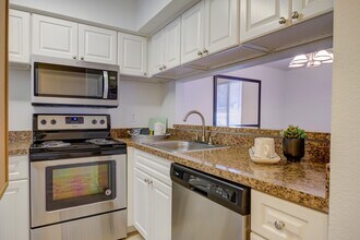 Oak Hill Apartments photo'