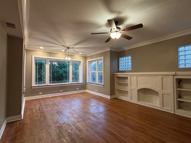Foto del edificio - 3838 N Bernard St