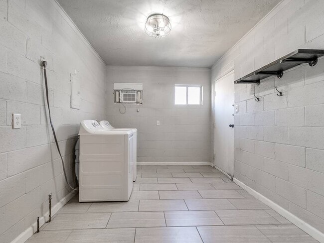 Building Photo - 1205 NW 49th St