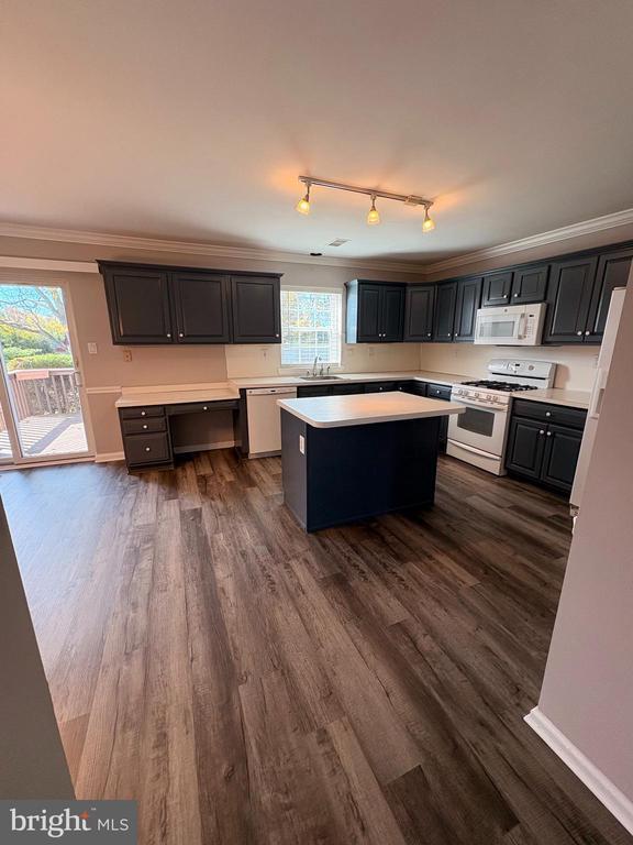 Building Photo - 905 Kennedy Ct