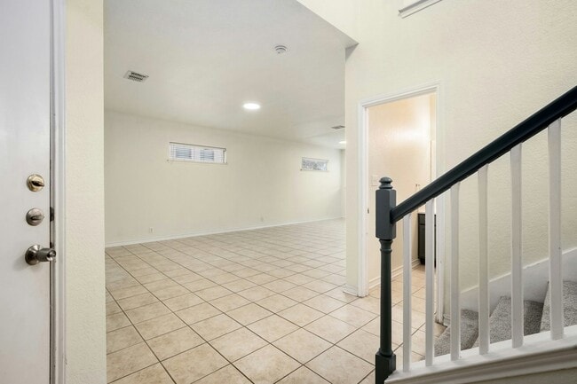 Building Photo - 1210 Tweed Willow