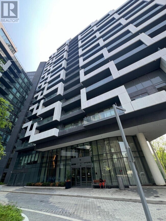 Building Photo - 25 Adra Grado Way