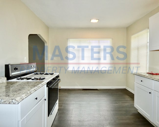 Building Photo - 2 Bed 1 Bath House
