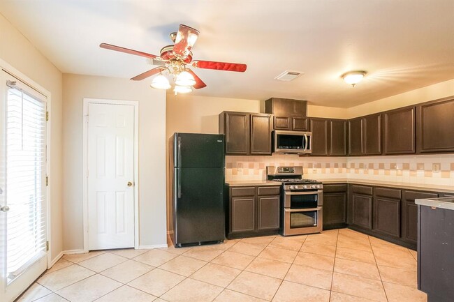 Foto del edificio - 7811 Cedar View St