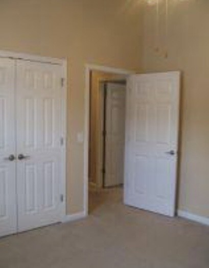 Foto del edificio - 2121 S Greenwood Dr
