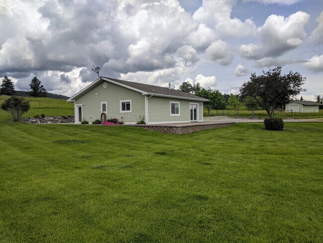 Building Photo - 179 Shelter Valley Dr