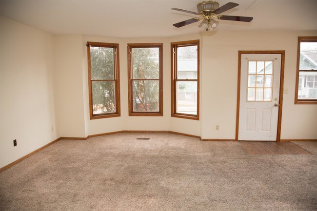 Photo - 575 Almond St