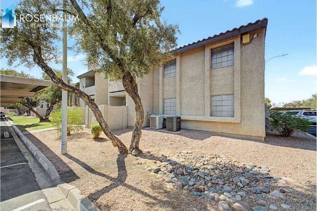 Building Photo - 533 W Guadalupe Rd