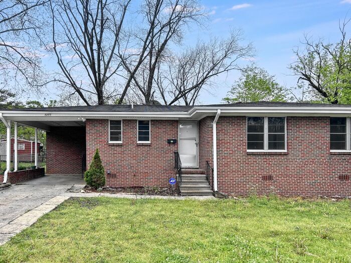 Foto principal - 1205 Woodward Rd