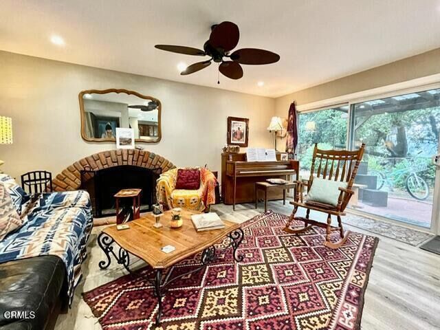 Foto del edificio - 883 Moreno Dr