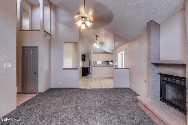 Building Photo - 4517 Loma De Cobre Dr