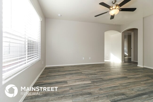 Building Photo - 11825 W Altadena Ave