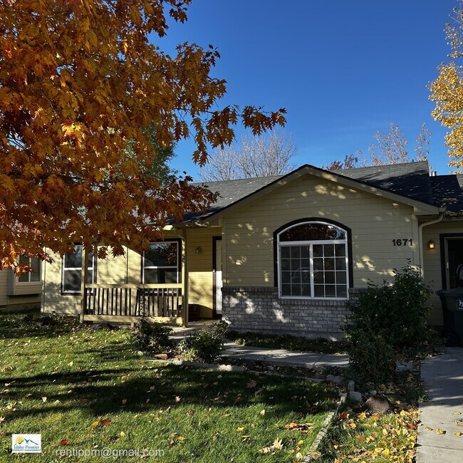 Foto del edificio - 1671 Klemmer Ave N