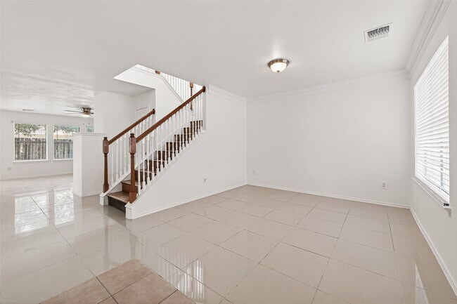 Foto del edificio - 3807 Brook Garden Ln