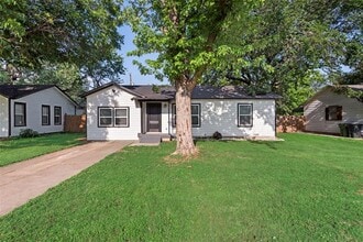 Building Photo - 228 Harrison Ln