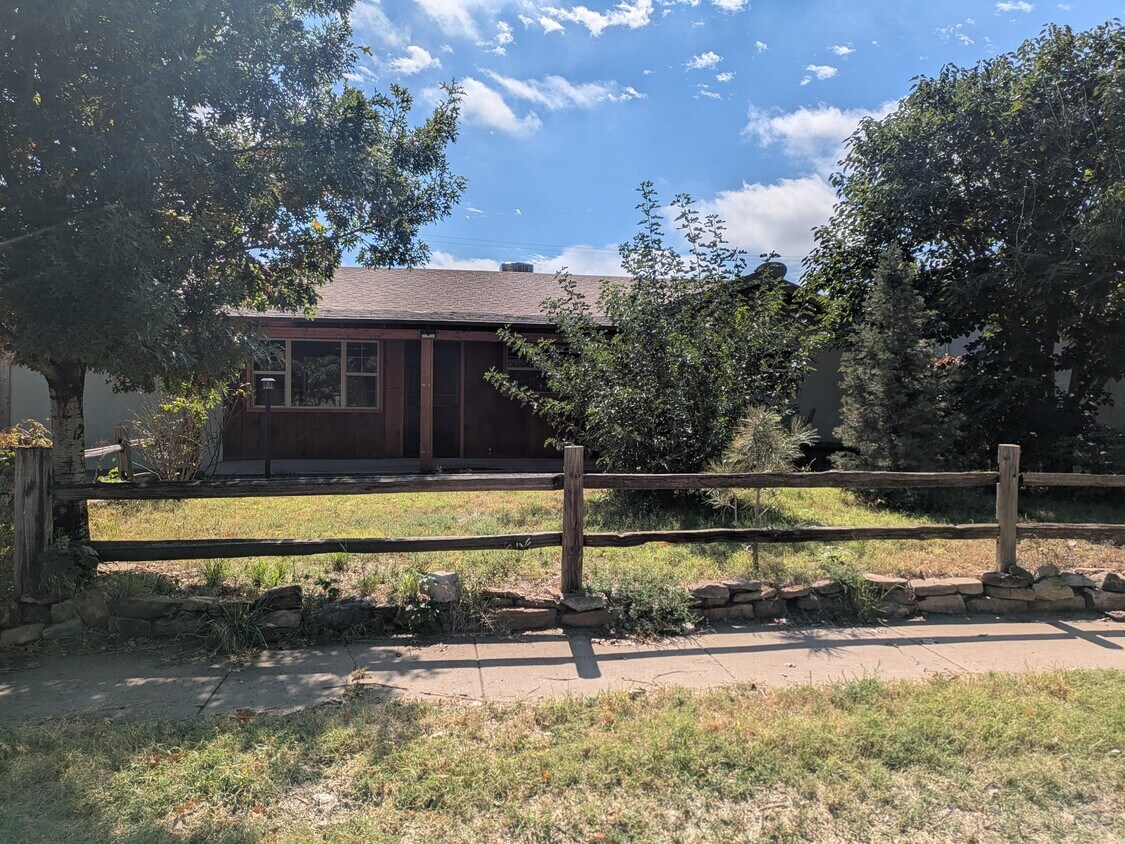 Foto principal - 129 Circle Dr