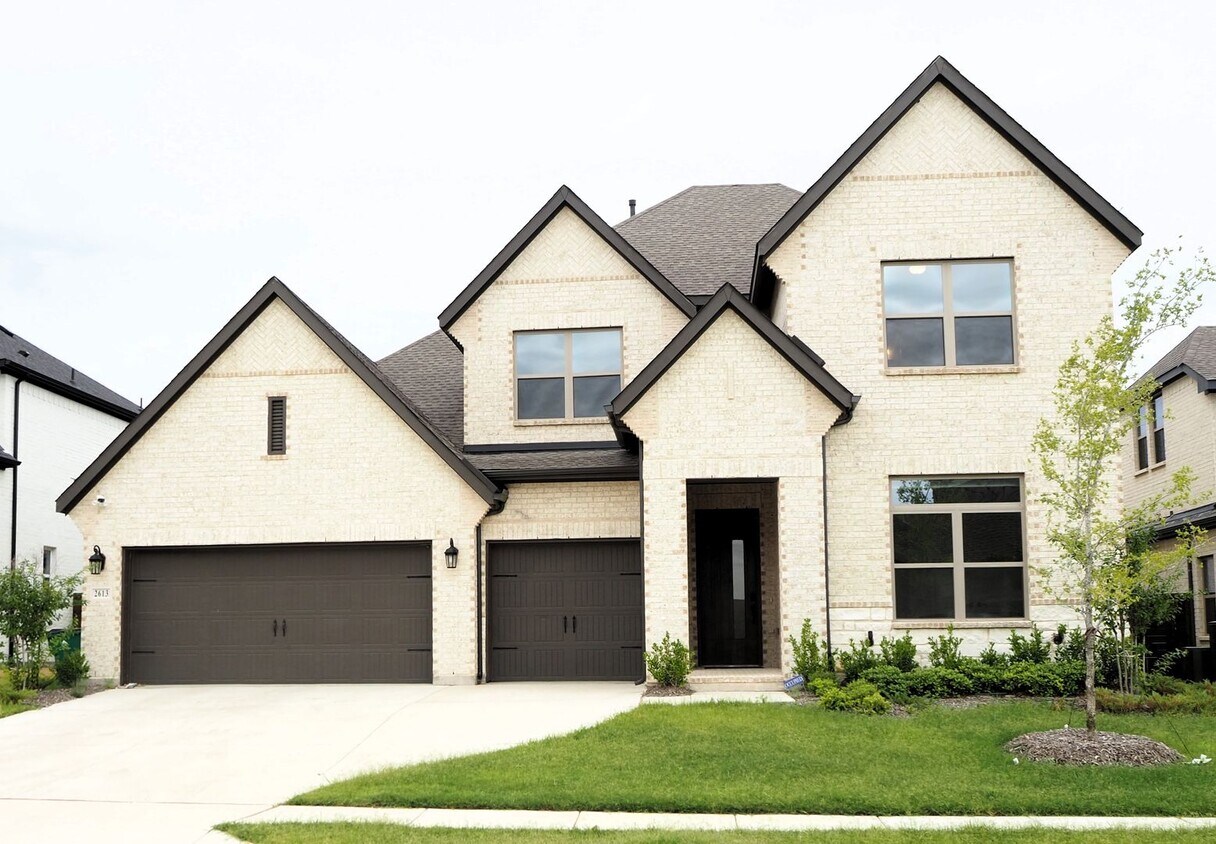 Primary Photo - 4 Bed 4.5 Bath in Argyle