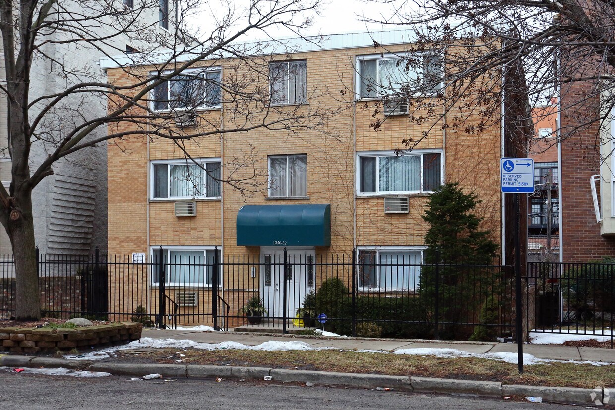 Foto principal - 1350-1352 N Cleveland Ave
