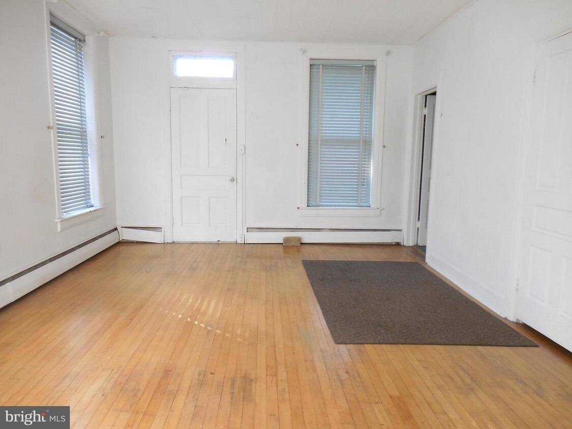 Primary Photo - 25 N Franklin St