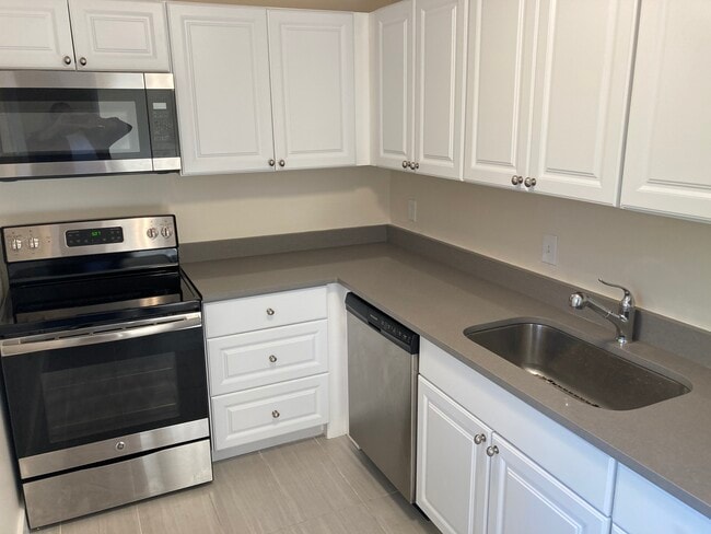 Building Photo - 167 Heritage Hill Rd