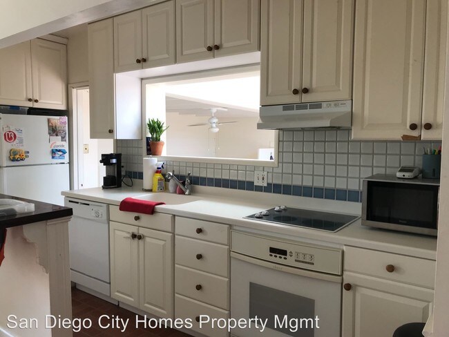 Building Photo - 2 br, 2 bath House - 2219 Myrtle Avenue