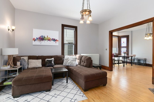 Foto del edificio - 2748 Dupont Ave S